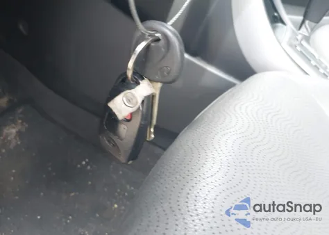 2013 Hyundai Elantra Limited z USA, uszkodzony, nr VIN KMHDH4AE8DU745746